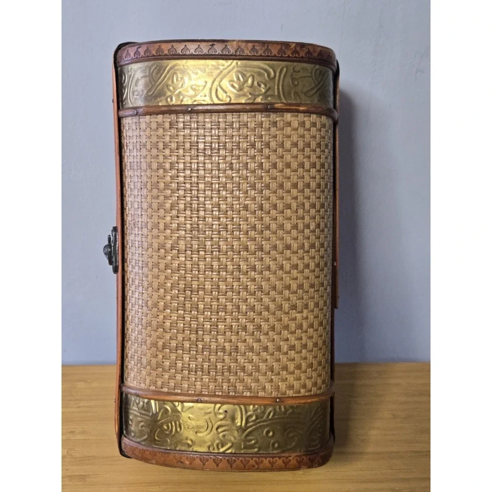Vintage Asian‎ Style Woven Wicker Treasure Chest Box.